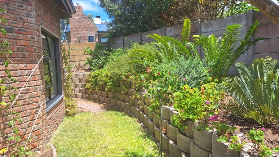 4 Bedroom Property for Sale in Stilbaai Wes Western Cape